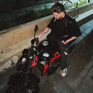 u300